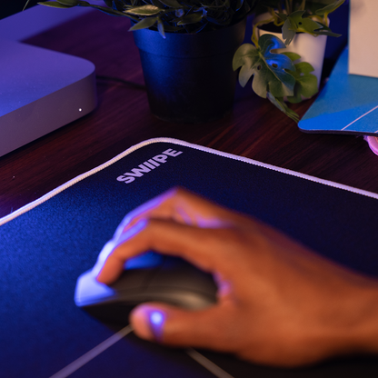 SWIPE HERO - MONOCHROME